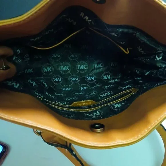 Michael Kors Hand Bag / Michael Kors Shoulder Bag / Orange & White Bag - Picture 9 of 10